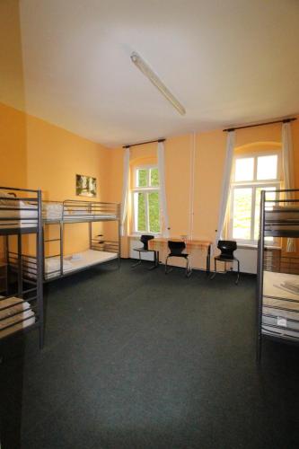 HappyGoLucky Hotel & Hostel Room Type - Six-Bedroom with Shared Bathroom