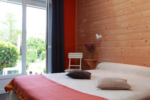 Logis - Hôtel & restaurant Les Trois Fontaines (Logis - Hotel & restaurant Les Trois Fontaines) in 埃丹