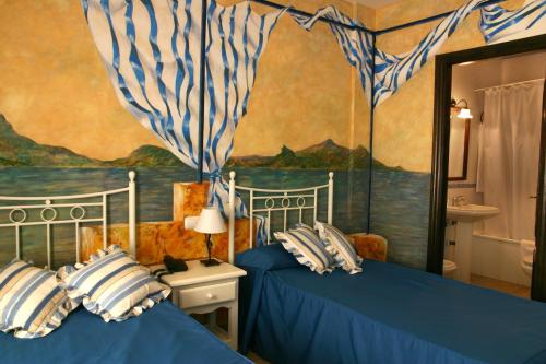 Hotel Las Rosas Room Type - Triple Room