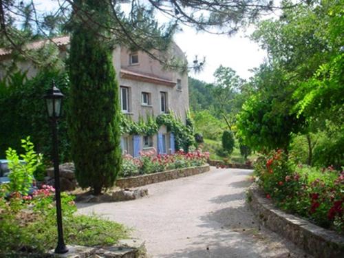 Entrance, Les Rochers in Oceanfront