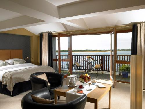 Wineport Lodge - image 2