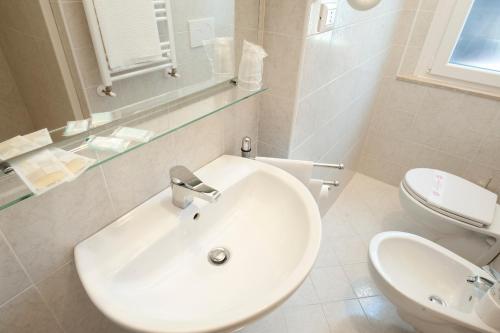 Hotel Gardenia - image 13