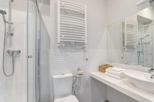 Studio Apartment image 9