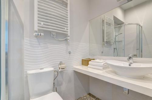 Studio Apartment image 8