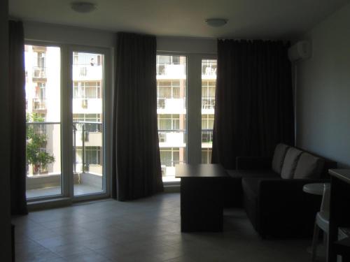 One-Bedroom Apartment with Balcony image 2