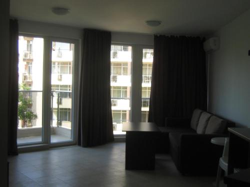 One-Bedroom Apartment with Balcony image 1