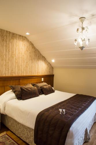 Standard Double or Twin Room with Garden View image 3
