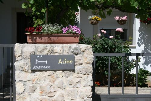  Apartment Azine, Unterkunft in Ninski Stanovi