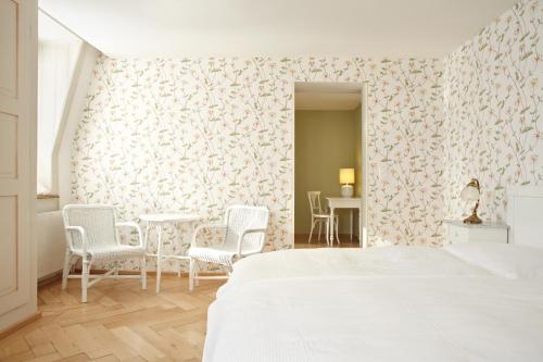 Superior Double Room image 2