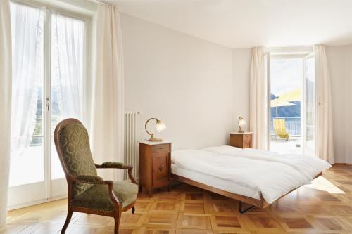 Superior Double Room with Balcony image 2