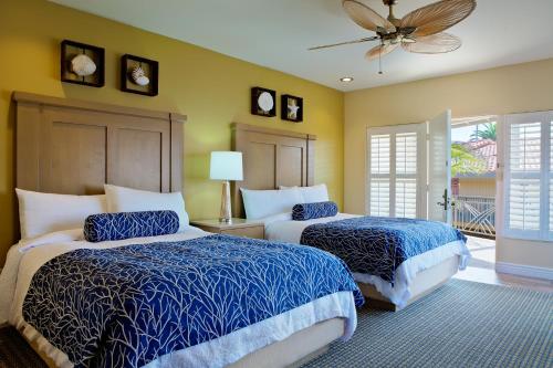 2 queen beds