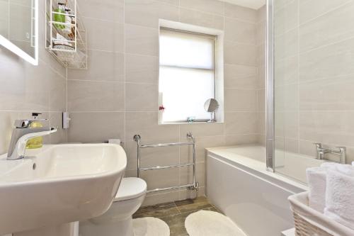 The Glen Guest House - image 5