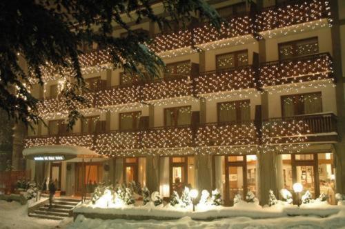 Cresta Et Duc Hotel - image 2
