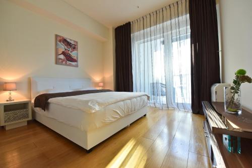 Lux Apartments Sunrior - image 4