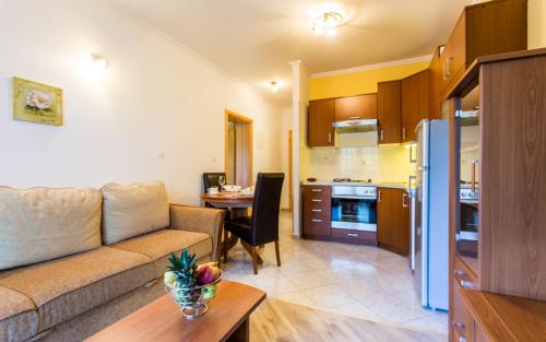 One-Bedroom Apartment image 10