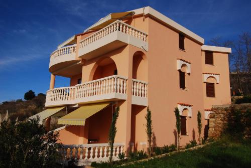  Apartments Carmen in Stara Novalja