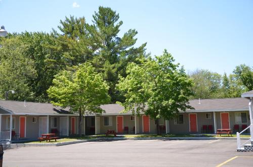Beachway Motel - image 8
