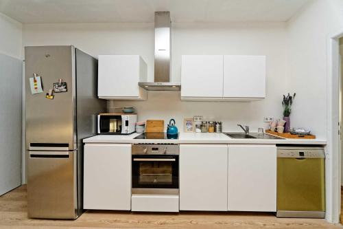 Apartments Stepanska 36 - image 6