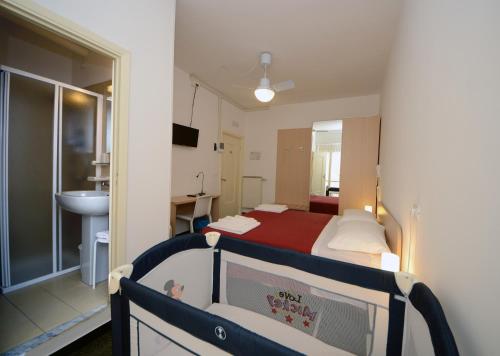 1 queen bed