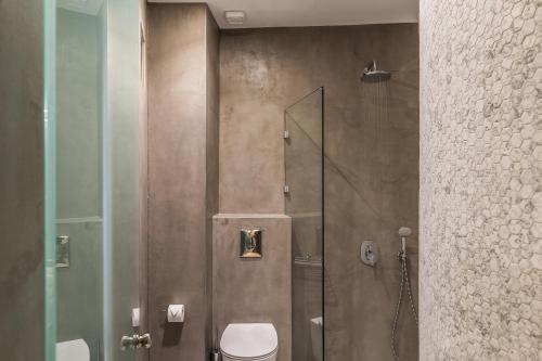 Hotel Off - image 7