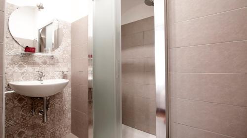 Domus Flaviae - image 14