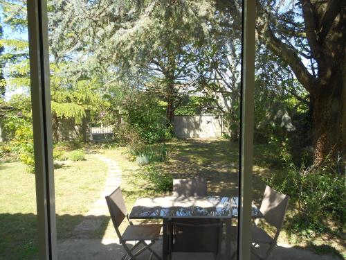 Kilátás, Le Cèdre Bleu (Le Cedre Bleu) in Rochefort