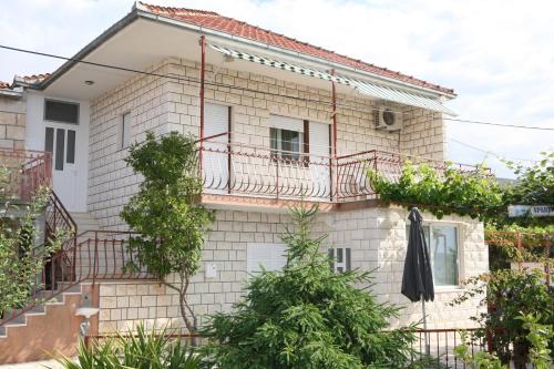  Apartment Nives, Pension in Trogir bei Prapatnica