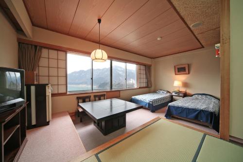 Japanese-Style Room with Open-Air Hot Spring Bath - Lake View