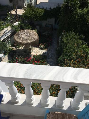  Nikoleta Rooms in Tinos