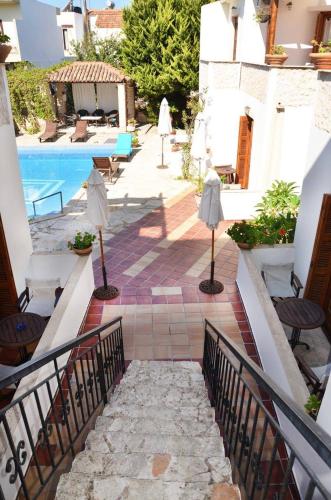 Potoula Apts 3