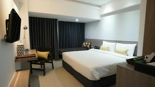 room detail thumbnail 1