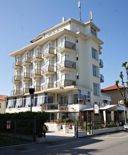 Hotel Goldene Rose, Rimini bei Santarcangelo di Romagna