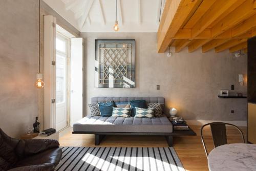 Gold & Grey Loft Almada, Porto