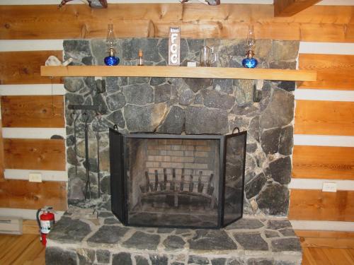 Blueberry Hideaway - Sky Balcony off Master Bedroom minutes to Boone NC - image 9