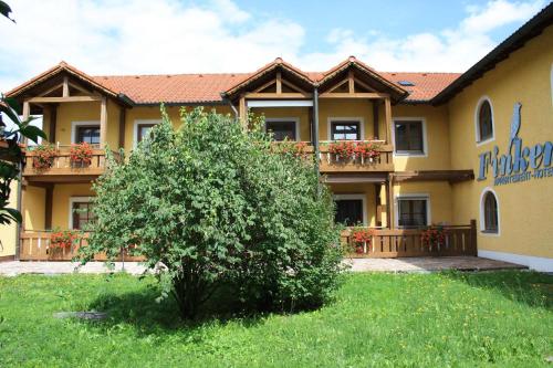 Appartement Hotel Finkenhof - Accommodation - Kirchham