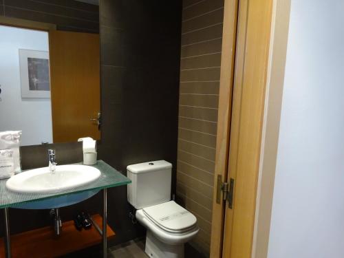 Fisa Rentals Shopping - image 7