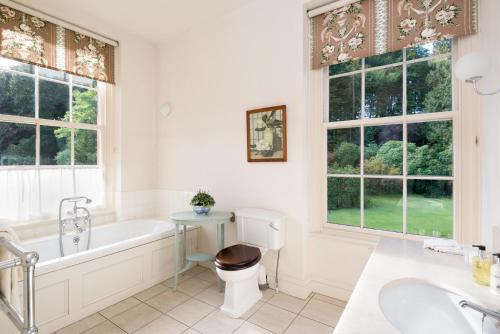 Warwick Hall - image 3