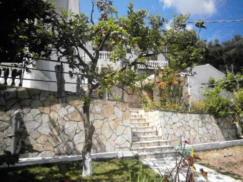  Pantazis Studios, Ferienwohnung in Benitses