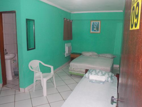 Basic Triple Room image 2