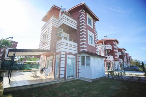 Happyland SDT Villa