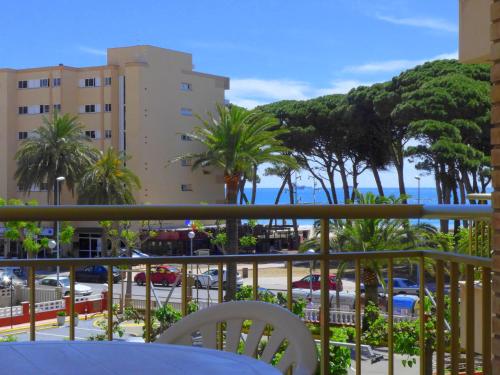CYE 5 Rentalmar CYE 5 Rentalmar is perfectly located for both business and leisure guests in La Pineda. The property features a wide range of facilities to make your stay a pleasant experience. Take advantage of the 
