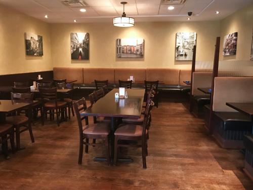 餐厅, 公园西旅馆 (Park West Inn) in 温尼伯(MB)