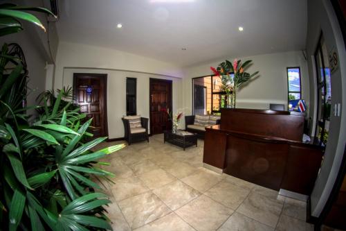 Hotel Iguana Verde