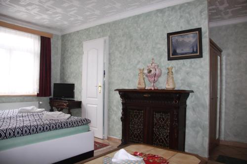 Triple Room image 6