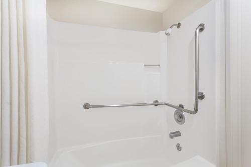 Travelodge by Wyndham Reno - image 14