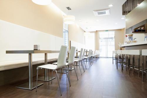 Hotel Valencia - image 12