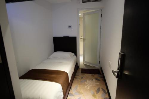1 twin bed