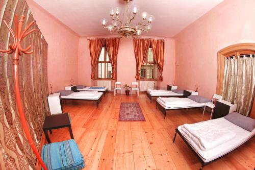 Hostel HOMEr - Old Town Square - image 5