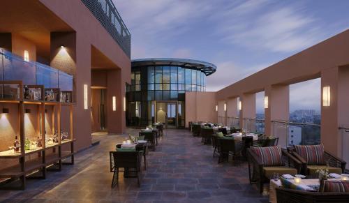 Varanda/terraço, Novotel Lucknow Gomti Nagar in Lucknow