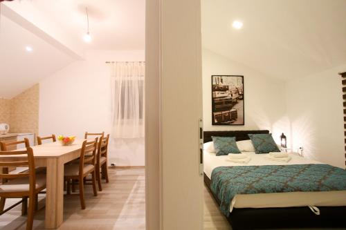 Central Located Guest House - image 5